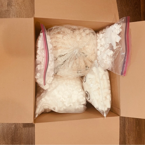 Peanut Packaging Material—Durable, Chic, and Ready to Ship! - Picture 1 of 11